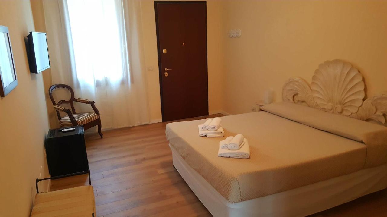 B&B Villa Fiorini Moniga del Garda Exterior foto